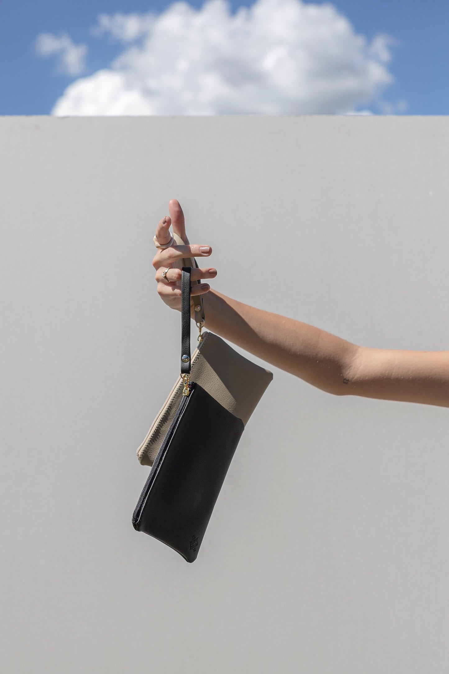 Zip clutch